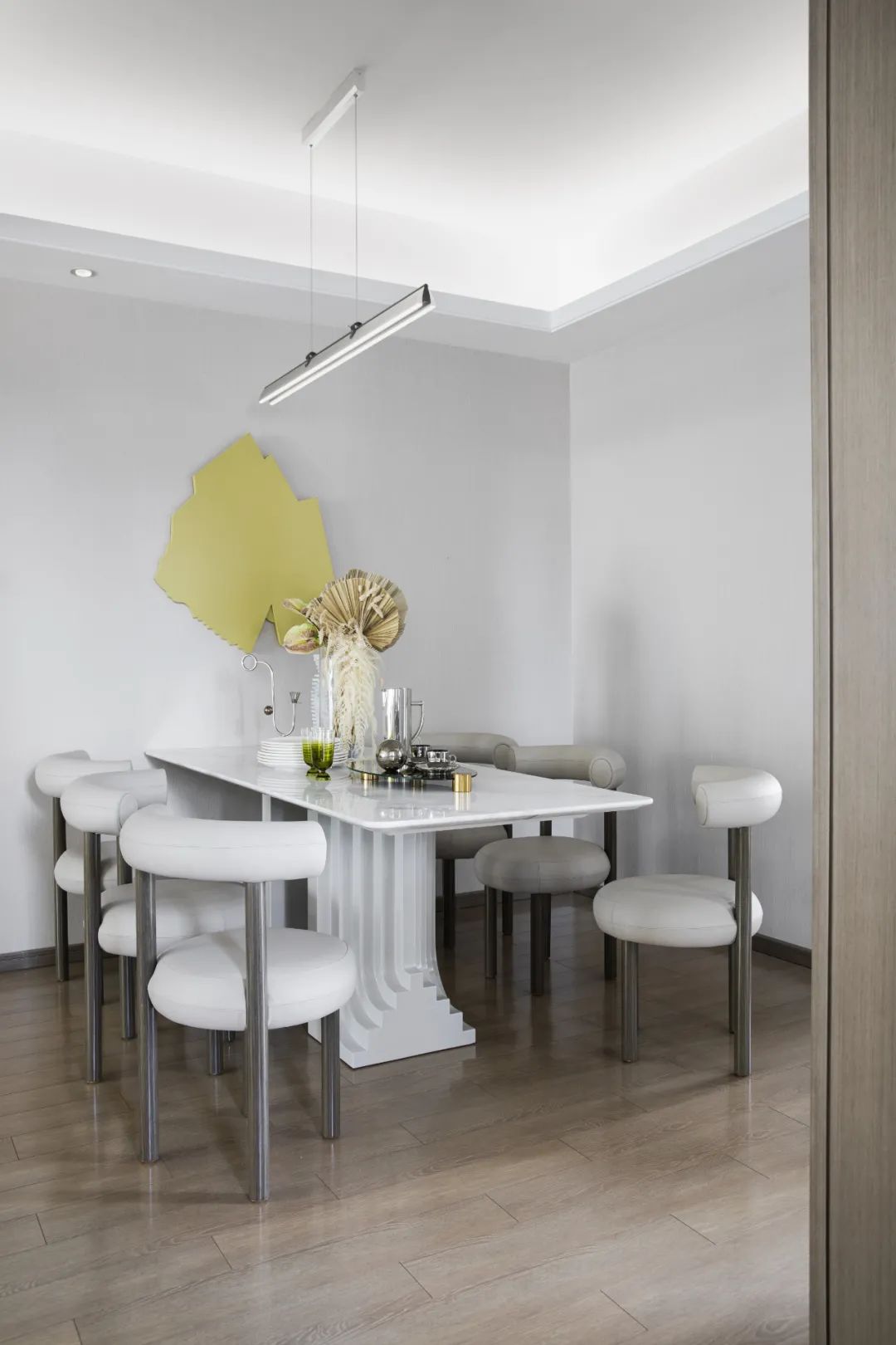 現(xiàn)代簡約風(fēng)格室內(nèi)設(shè)計家裝案例-餐廳 現(xiàn)代簡約風(fēng)格室內(nèi)設(shè)計家裝案例-餐廳